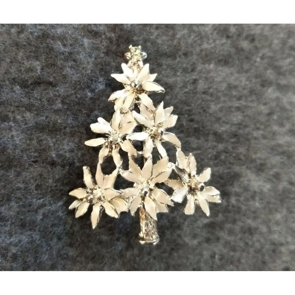 LIA Lianna White Enamel Poinsettia Christmas Tree Brooch Rhinestone Star Box VTG